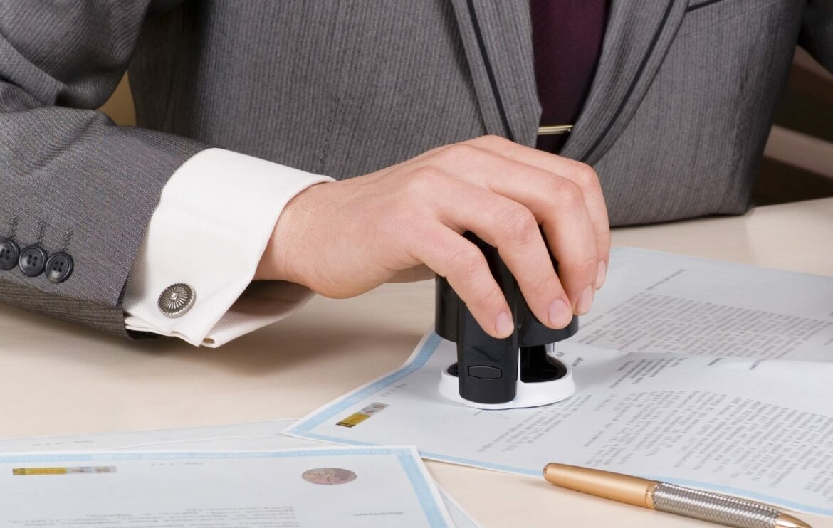 Công chứng hợp đồng nhà đất theo quy định của pháp luật