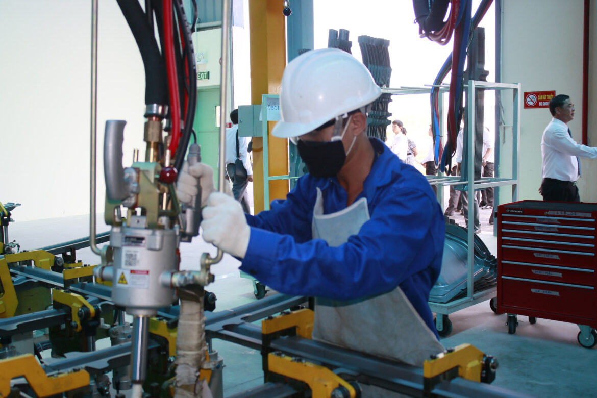 Từ chối yêu cầu nghỉ không lương doanh nghiệp có bị phạt?