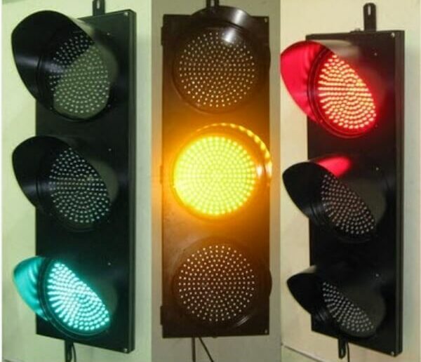 Tín hiệu đèn giao thông được quy định như thế nào?