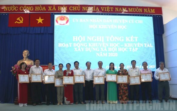 Mẫu quyết định khen thưởng khuyến học mới nhất năm 2022