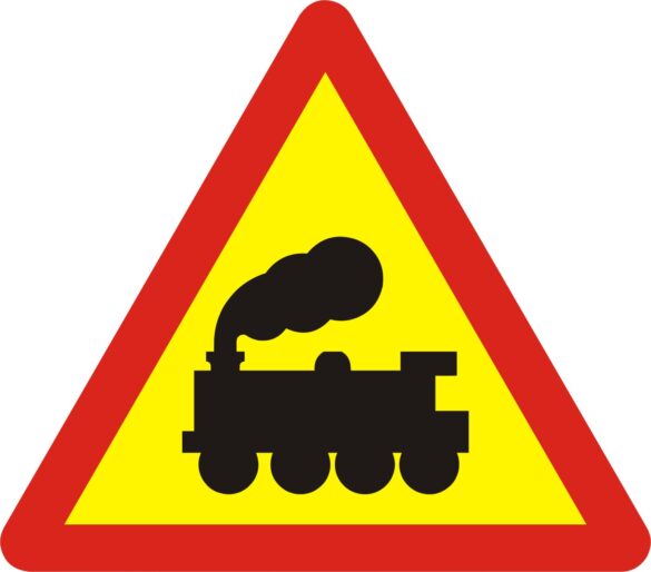 Biển nào báo hiệu nguy hiểm giao nhau với đường sắt