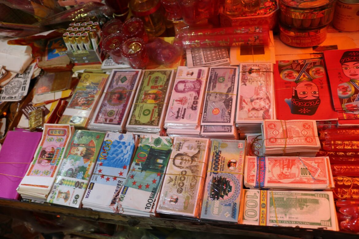 Tại sao vàng mã lại đánh thuế cao