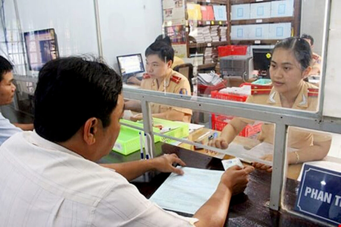 Quá hạn nộp phạt vi phạm giao thông có được trả lại giấy tờ xe Quá hạn nộp phạt vi phạm giao thông có được trả lại giấy tờ xe?