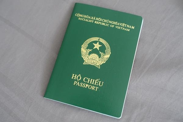 Quy định pháp luật về mặt trước và mặt sau hộ chiếu năm 2022
