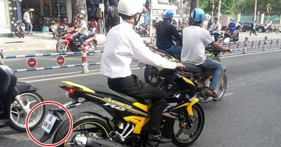 Theo quy đinh xe mới mua không biển số phạt bao nhiêu tiền