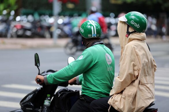 Có được sử dụng giấy hẹn cấp lại GPLX thay cho bằng lái không?