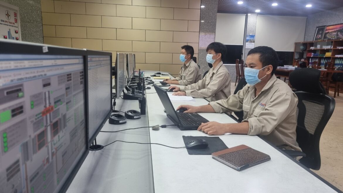 Công ty cho nghỉ việc không báo trước thì phải làm sao?