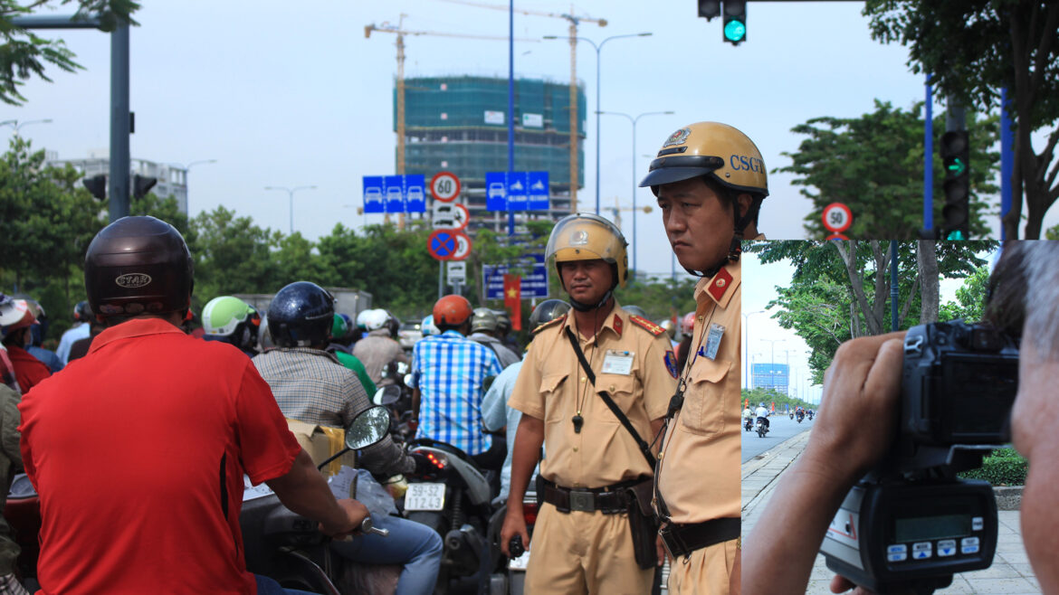 Khi nào phải bật xi nhan cho đúng khi tham gia lưu thông?