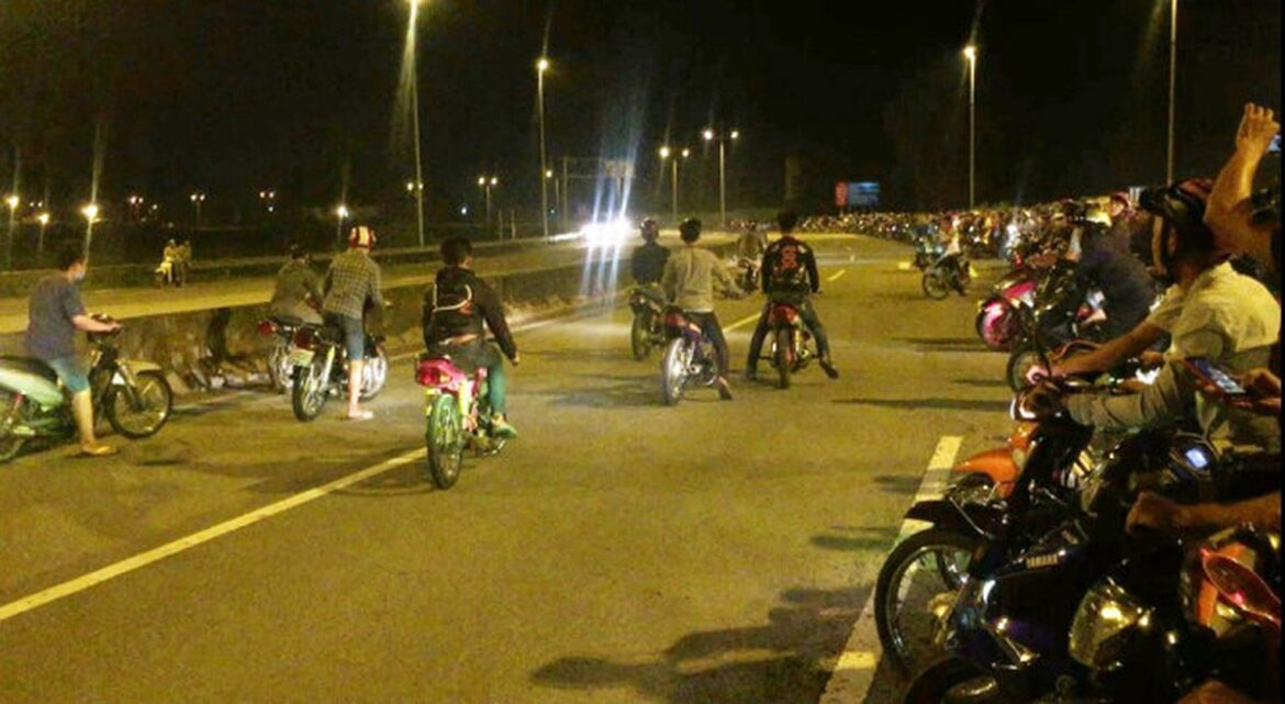 Tổ chức đua xe trái phép là hành vi vi phạm hình thức