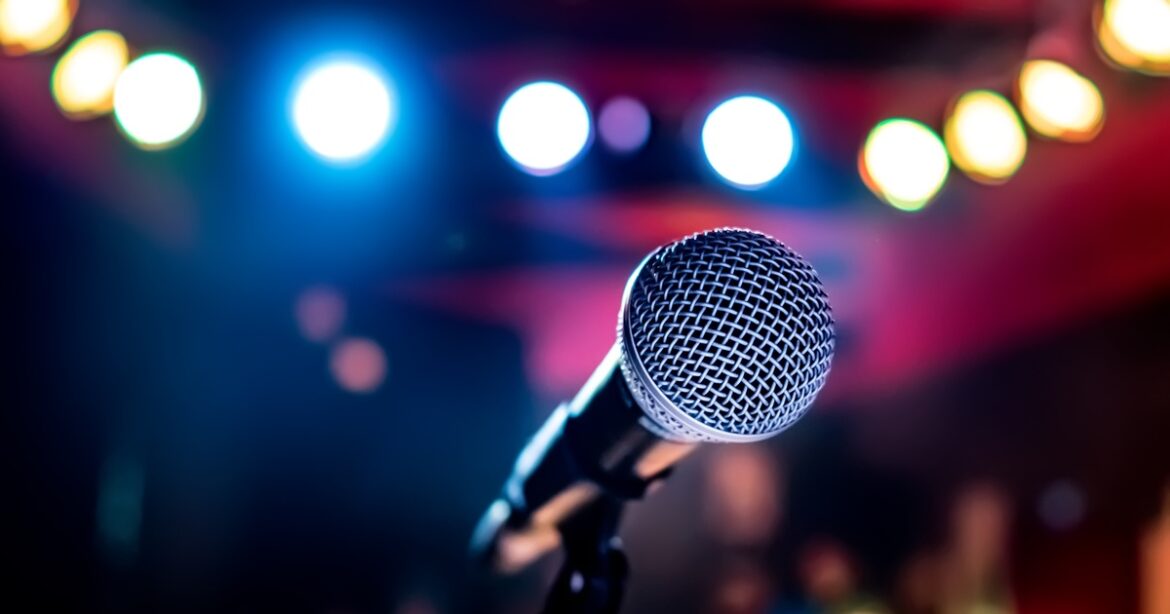 Thời gian hoạt động của quán karaoke không quá 24 giờ có đúng không?