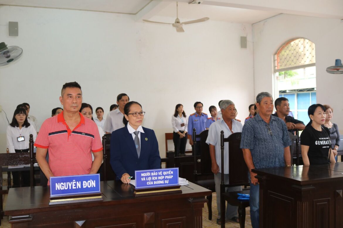 Chi nhánh có đương nhiên là đương sự tham gia tố tụng không?