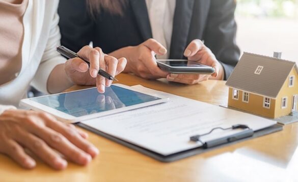 Cho tặng nhà đất có mất thuế không?