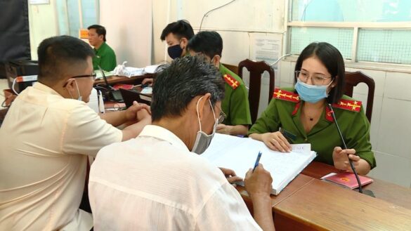 Làm CCCD cho người tạm trú cần giấy tờ gì?