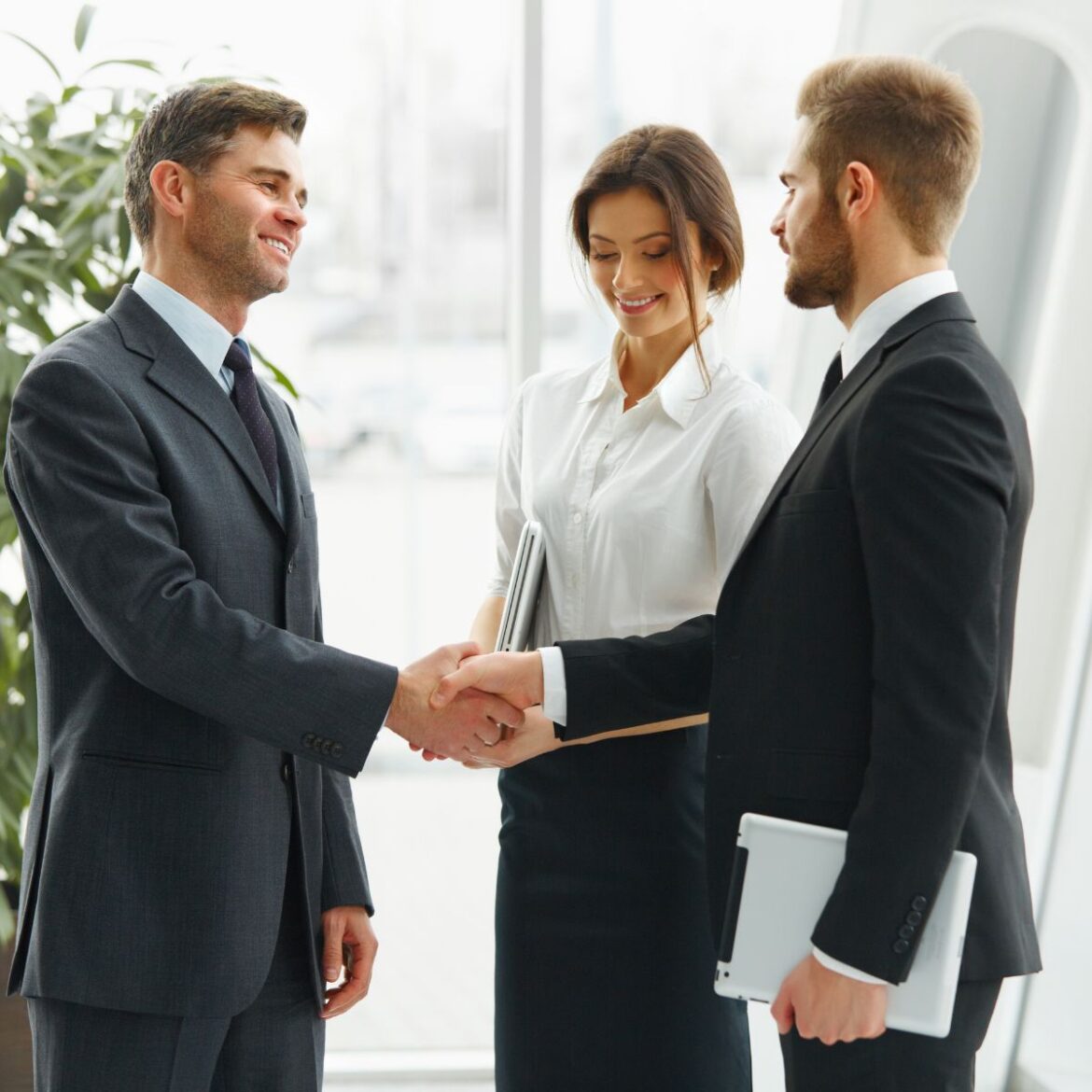 Hợp đồng ủy quyền có còn hiệu lực khi một bên chết không?