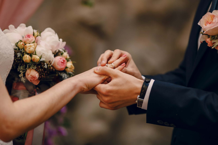 Tờ khai đăng ký kết hôn với người nước ngoài theo quy định mới