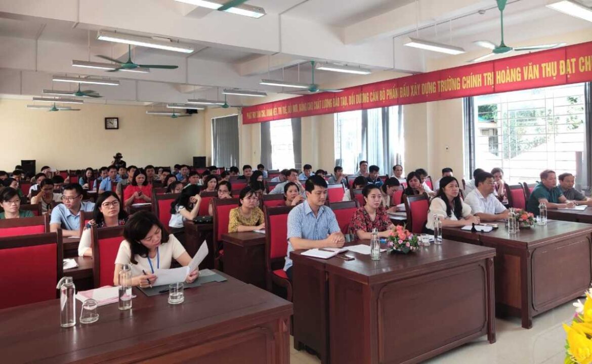 Chuyên viên chính là công chức loại gì?