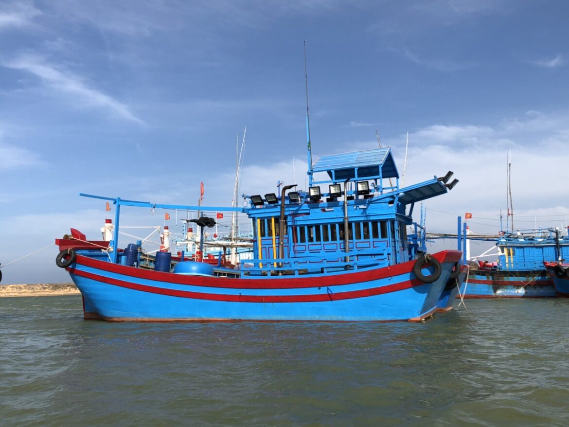 Có giới hạn phạm vi hoạt động của các tàu cá trên vùng biển Có giới hạn phạm vi hoạt động của các tàu cá trên vùng biển