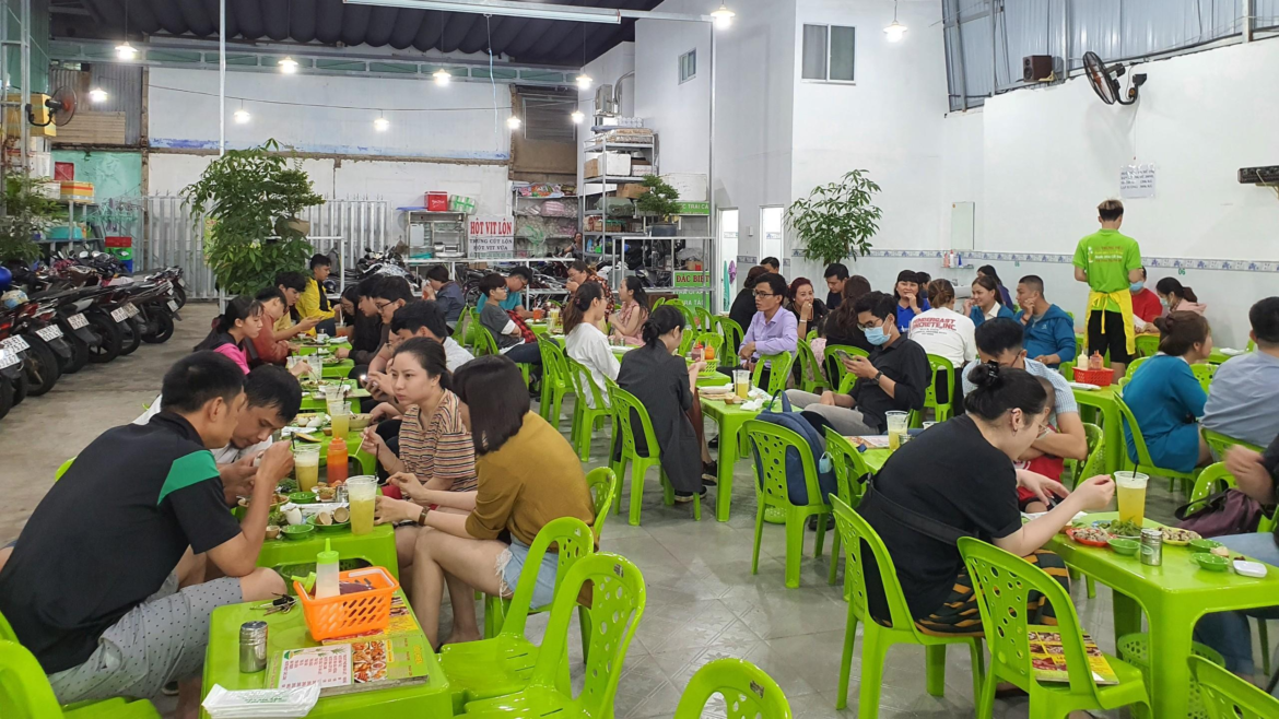 Kinh doanh ăn uống quá giờ quy định có bị phạt không? Kinh doanh ăn uống quá giờ quy định có bị phạt không?