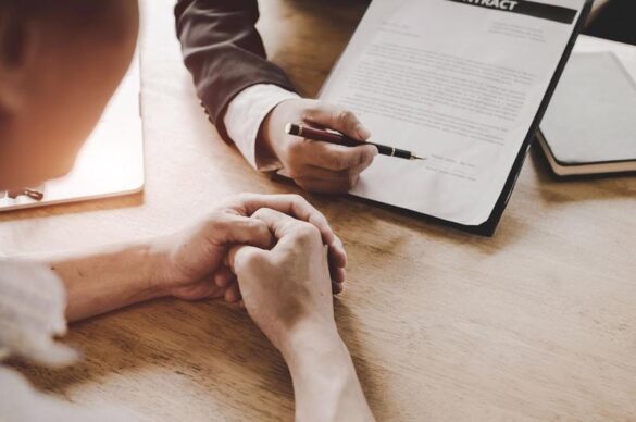 Ký hợp đồng bao lâu thì phải đóng bảo hiểm cho nhân viên