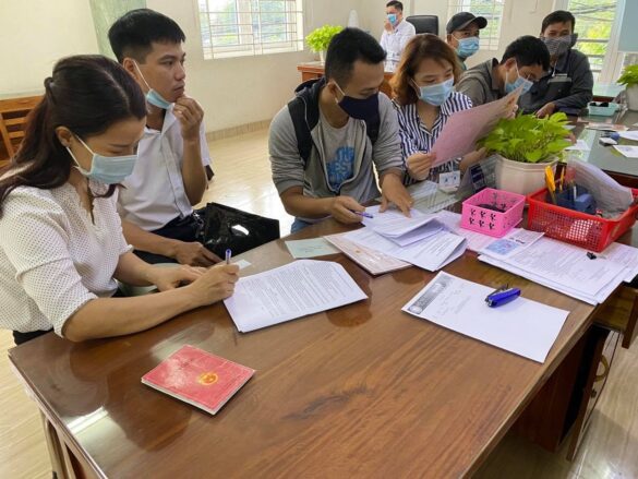 Chưa đăng ký kết hôn thì có được đứng tên chung trên sổ hồng?