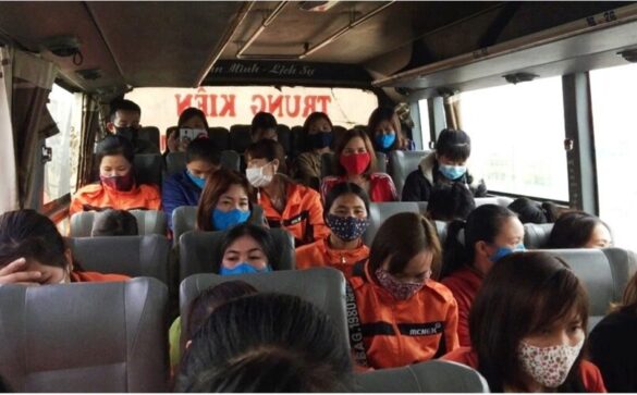 Xe khách nhồi nhét người ngày Tết bị xử phạt bao nhiêu