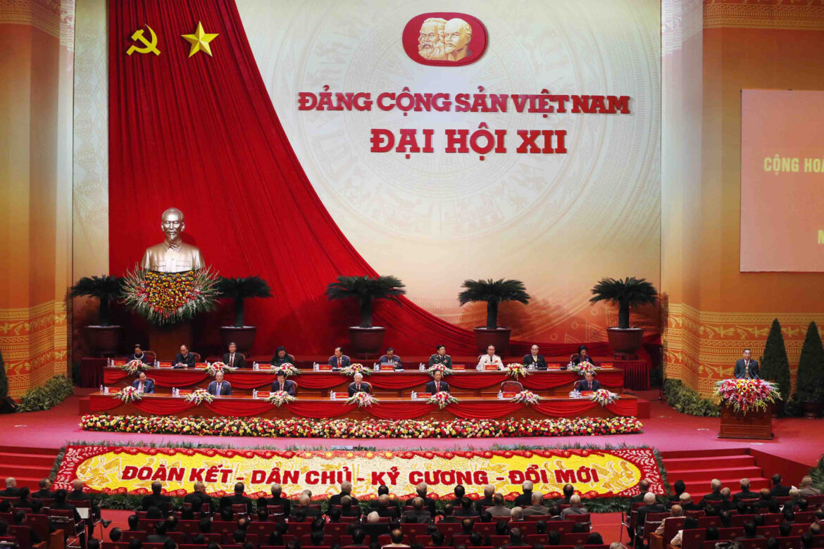 dang-phi-nop-bao-nhieu-theo-quy-dinh; Đảng phí nộp bao nhiêu theo quy định?