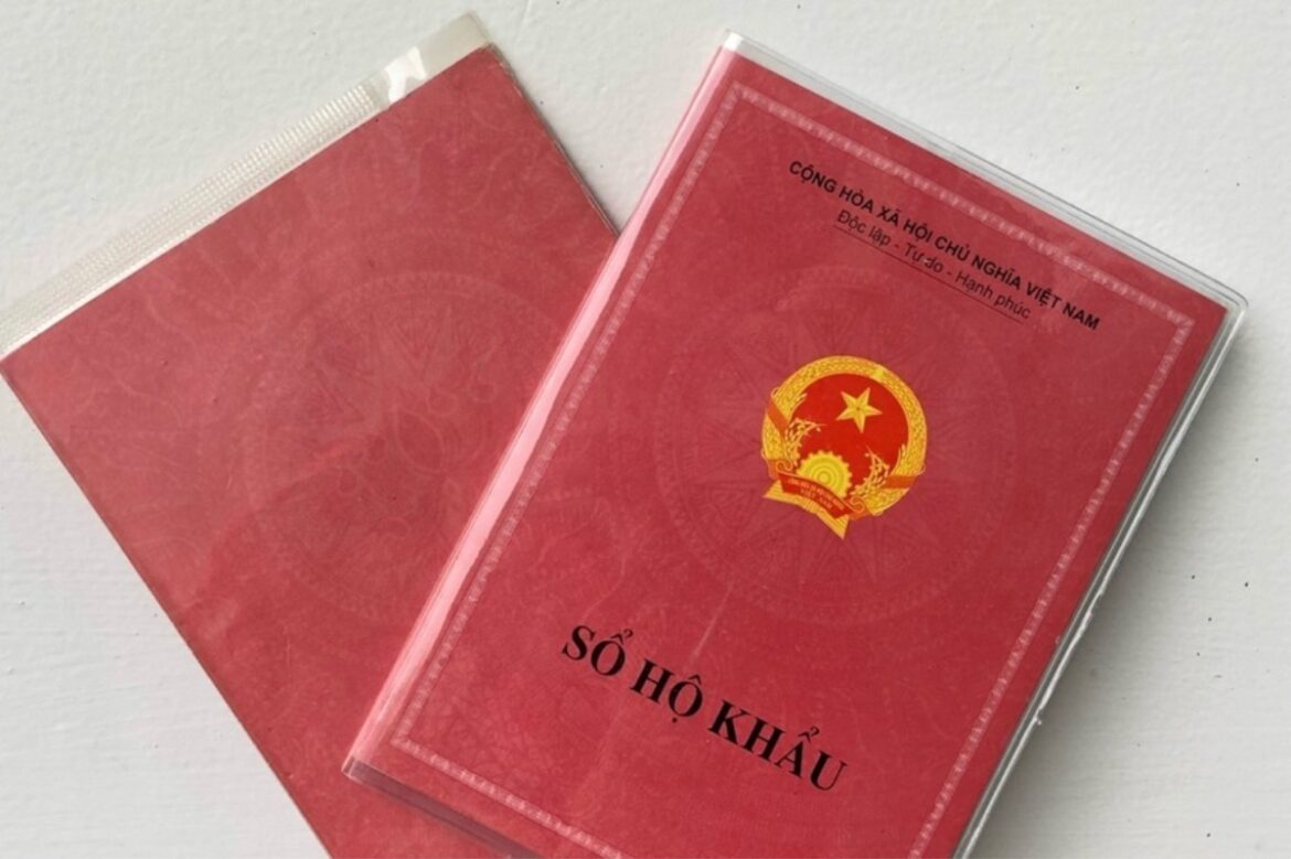 Năm 2023 đền bù tái định cư có căn sổ hộ khẩu không?