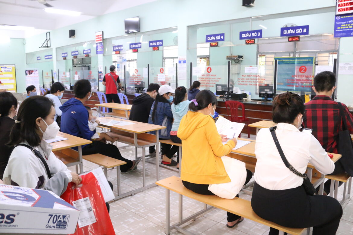 Trình tự thủ tục hưởng tiền trợ cấp thất nghiệp năm 2023