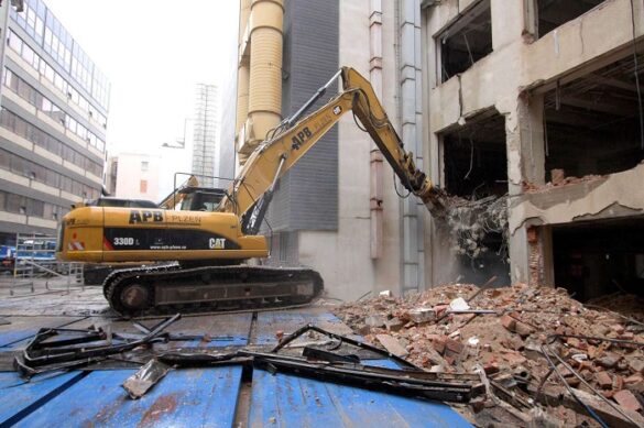 Trình tự, thủ tục phá dỡ công trình xây dựng năm 2023