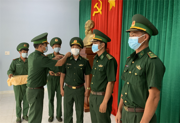 Sĩ quan quân đội được hưởng chế độ nghỉ như thế nào?